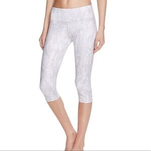 Alo yoga Airbrush Capri Vapor Python